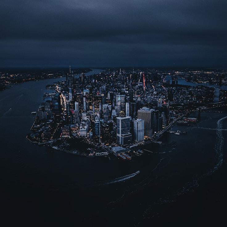 Parents evaluating schools in Portugal